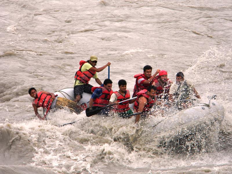 Jubanashwa river-rafting in rough waters